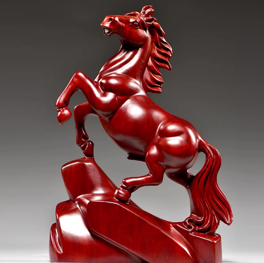 红色木头马装饰品实木雕刻